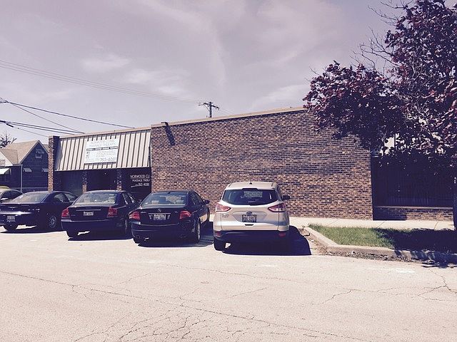 2nd image of 5900 N Milwaukee Ave