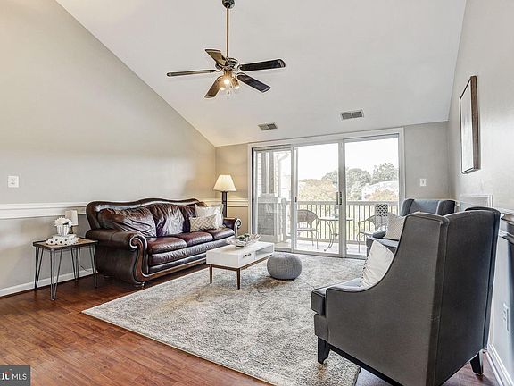 3rd image of 603 Admiral Dr Unit 301