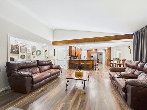 4th image of 764 Pebblecreek Dr