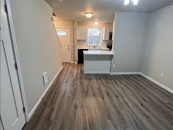 5th image of 245 Norpoint Way NE