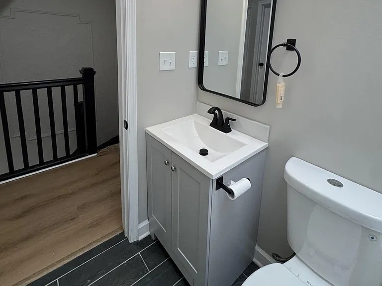 2216 Whittier Ave — Photo 11