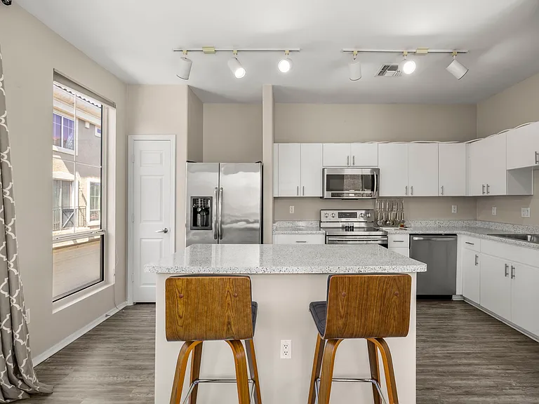 2450 W Glenrosa Ave #9 — Photo 12