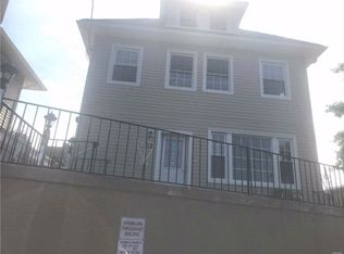 13226 Booth Memorial Ave, Flushing, NY 11355