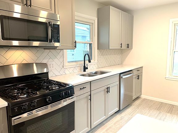 2nd image of 3434 Kenlawn St