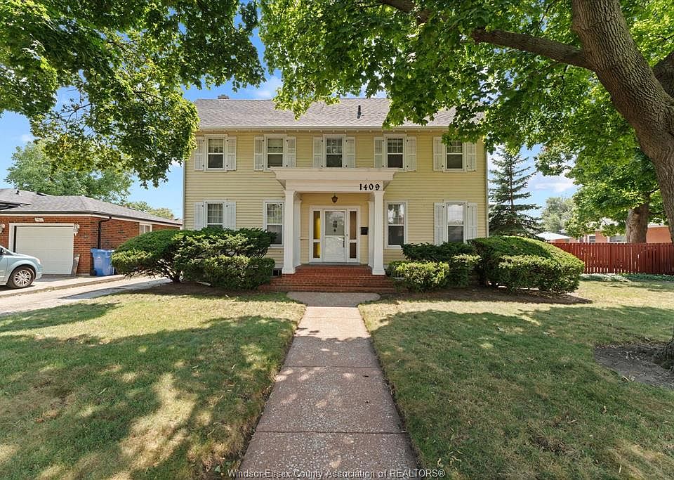 1st image of 1409 Granville Cres