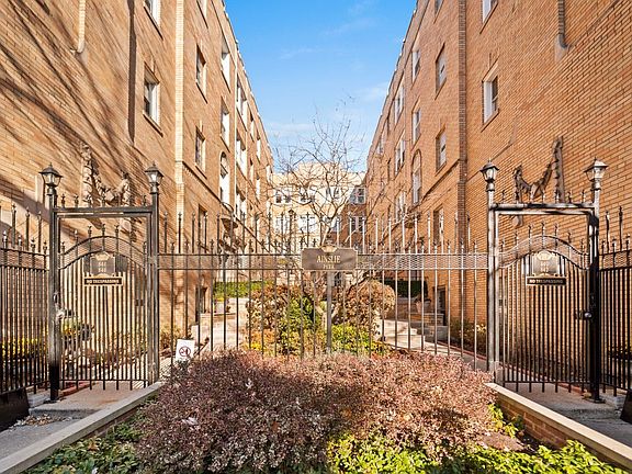 2nd image of 844 W Ainslie St APT L3