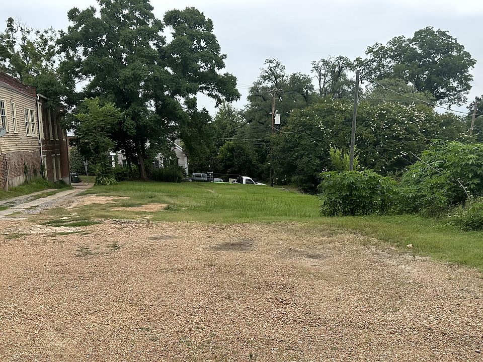 2nd image of 806 State St #4