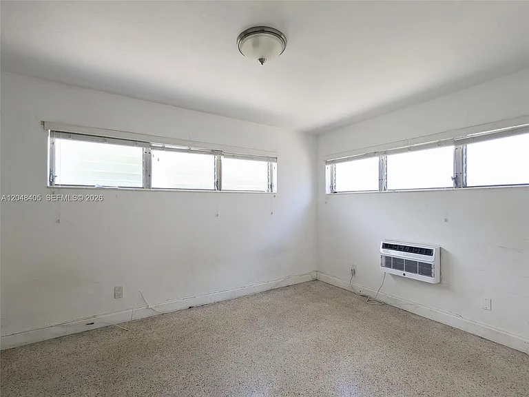 7805 Crespi Blvd #1 — Photo 8