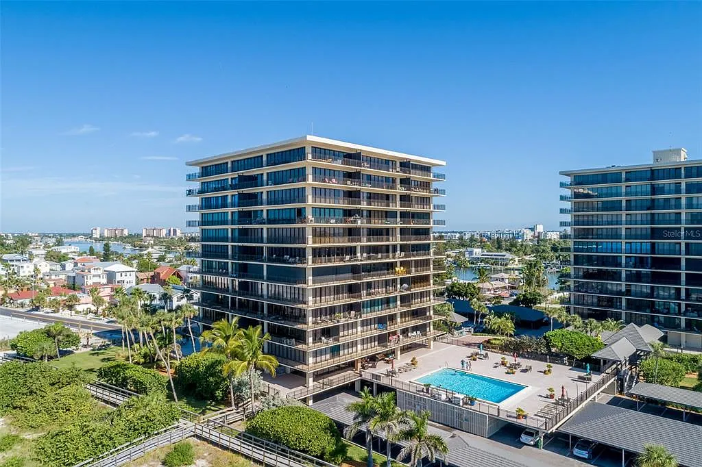 2 bed, 2.0 bath, 1510 sqft, $5,500 — Photo 2