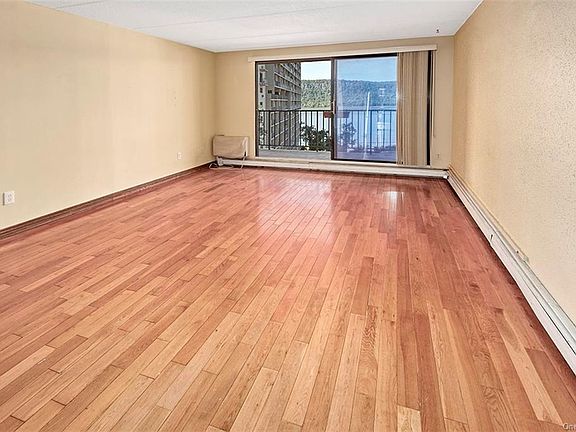 2nd image of 1120 Warburton Ave APT 2E