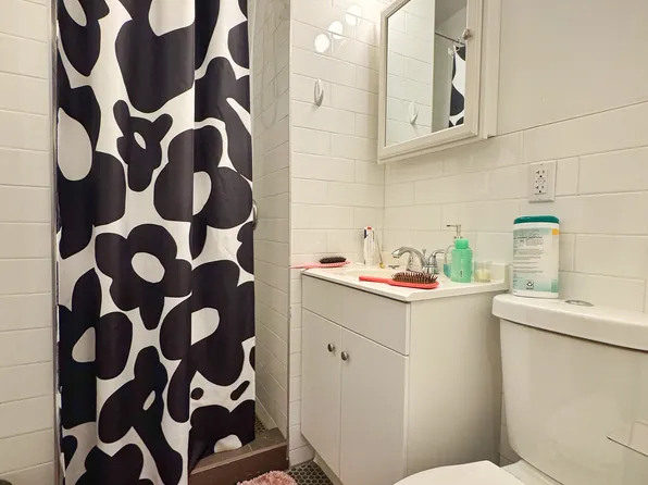 741 Washington Avenue image 3 of 17