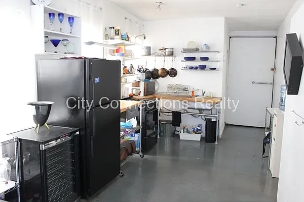 Rented by City Connections Realty | media 20