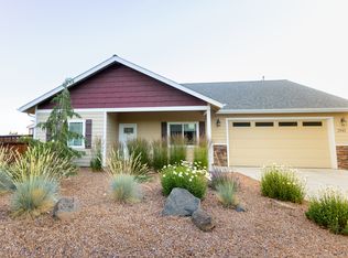 2943 SW Cascade Ave, Redmond, OR 97756