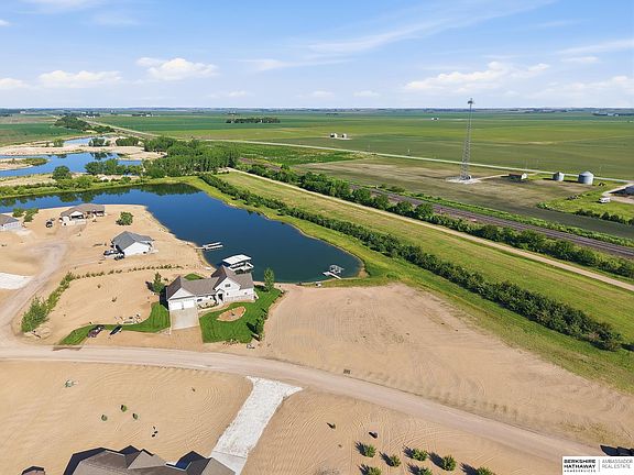 2nd image of 615 Shoreline Dr #75