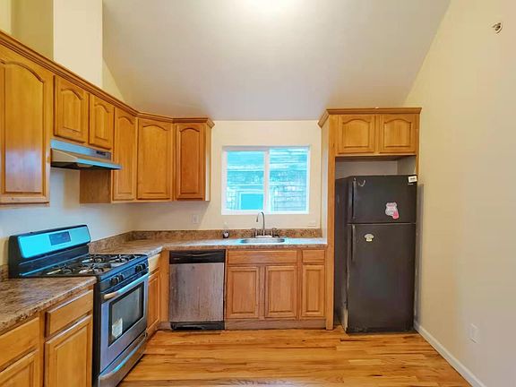 5th image of 101 Boyd St #2