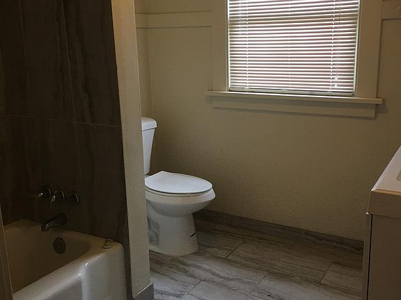 4th image of 1301 6th Ave #11