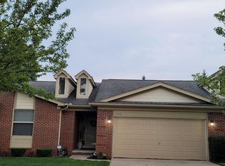 3956 Shannon Dr, Warren, MI 48091