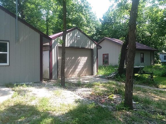 2nd image of 918 120th St