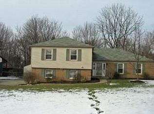 106 N Park Dr, Aurora, OH 44202