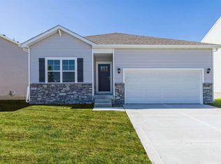 3226 Dreusicke Cir, Coralville, IA 52241