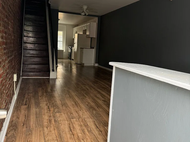 2805 Jefferson St — Photo 4