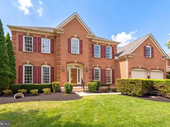 6518 Debhill Ln, Gainesville, VA 20155