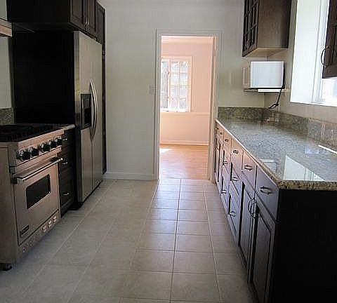 Granite Countertops, Stainless Steel Appliances