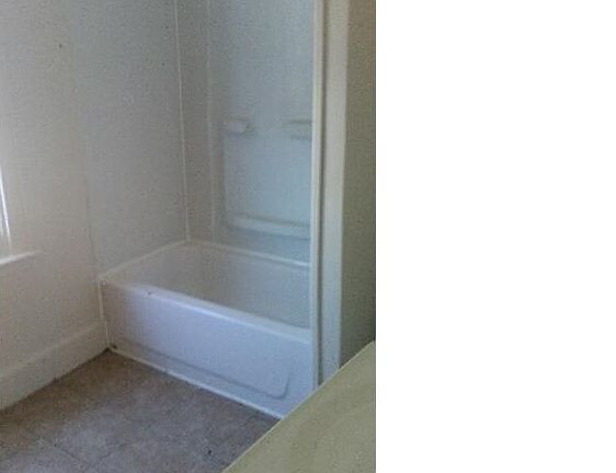 2nd image of 3506 Shelbourne St
