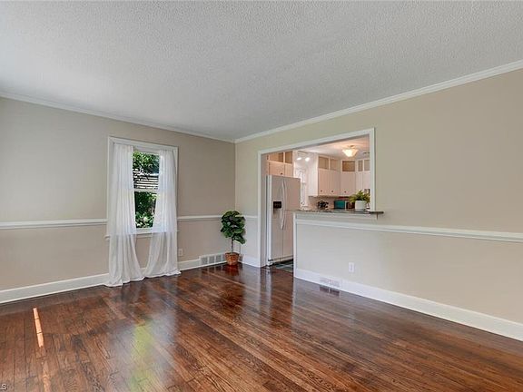5th image of 2308 Fernwood Dr