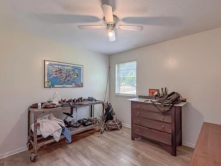 2034 Harriet Dr — Photo 24