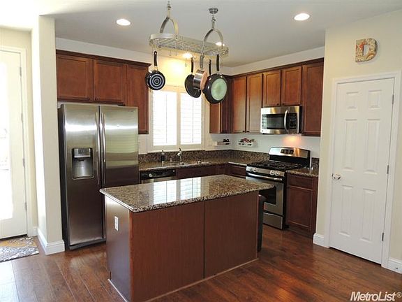 4th image of 1881 Glenmark Way