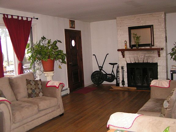 3rd image of 38 Kenbury Rd