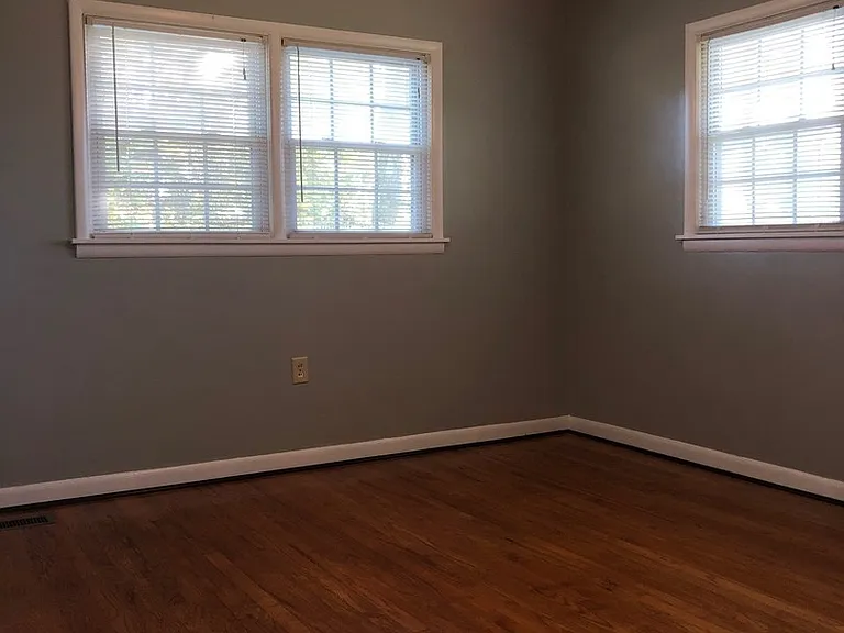 98 Montclair Cir — Photo 14