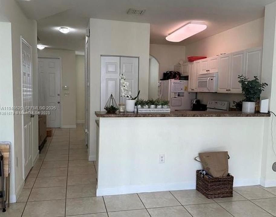 1st image of 152 SE 29th Ave Unit 4