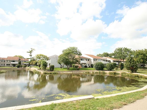 3rd image of 4000 Bayside Dr Unit 101