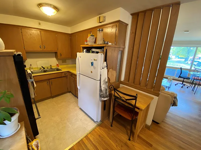 Shepard Terrace Apartments — Photo 12