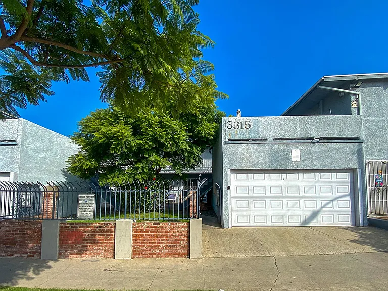 3315 W 104th St — Photo 2