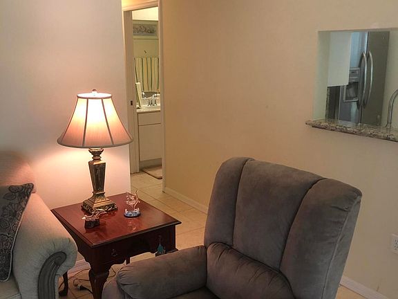 5th image of 1930 Westminster Cir #11-1