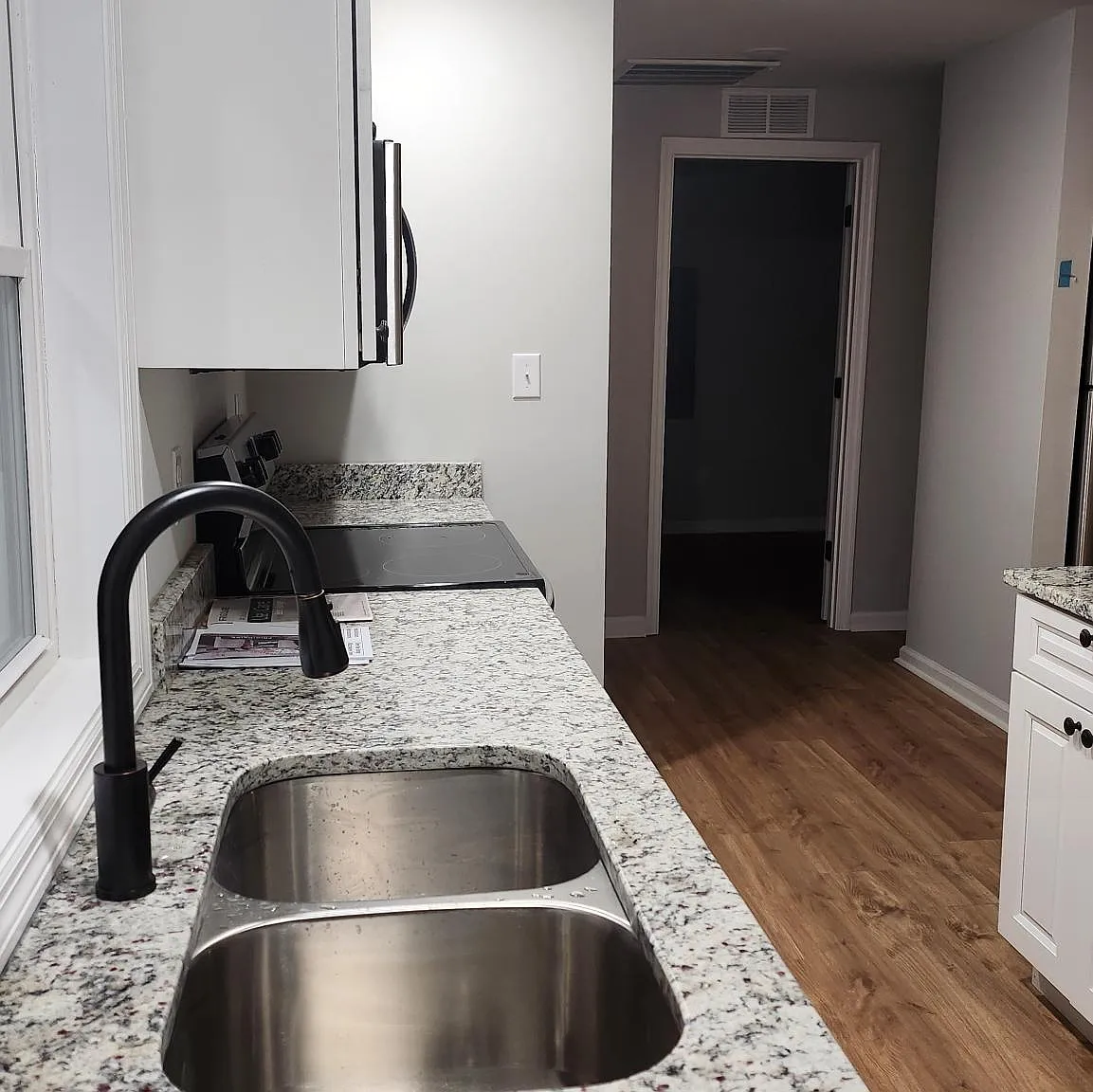 3 bed, 1250 sqft, $1,350 — Photo 3