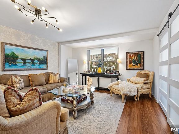 5th image of 301 Beech St APT 2B