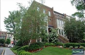 1st image of 146 Kensington Dr #146