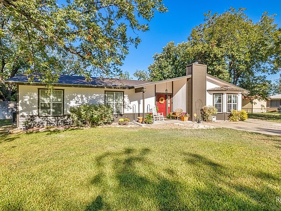 5th image of 7985 Gladiola Ave