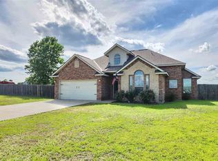 27 Mountain Ridge Ln, Lawton, OK 73507