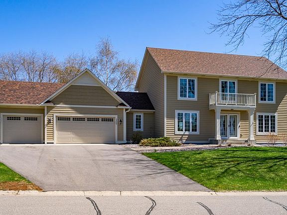 3rd image of 3430 Jewel Ln N