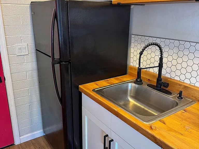 2770 N Forgeus Ave — Photo 10