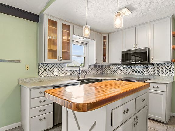 5th image of 2102 Pattho Ln