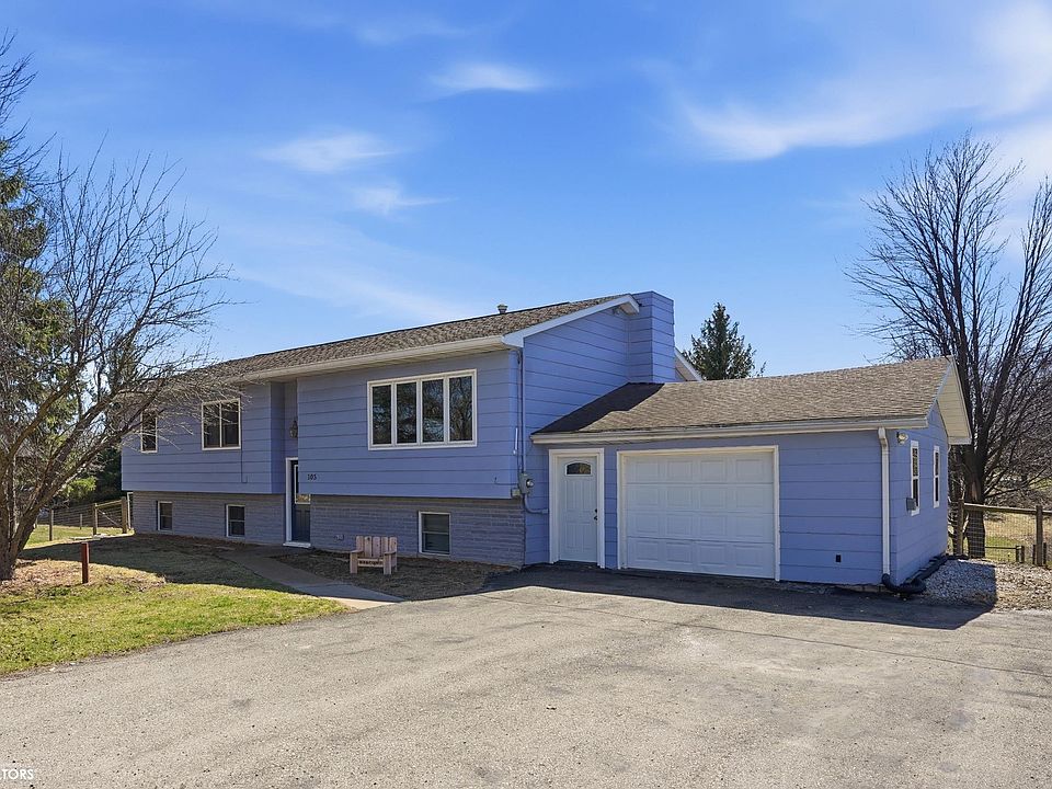 1st image of 105 E Main St