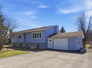 105 E Main St, Lockridge, IA 52635