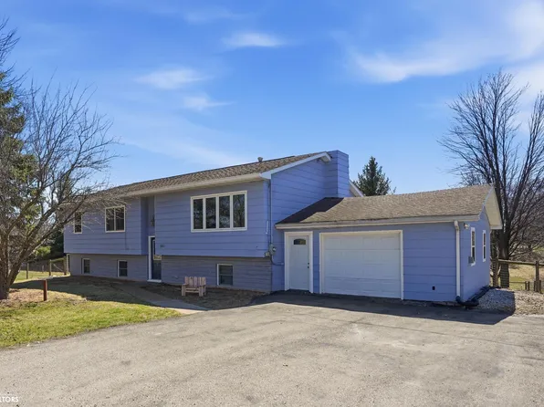 105 E Main St, Lockridge, IA 52635