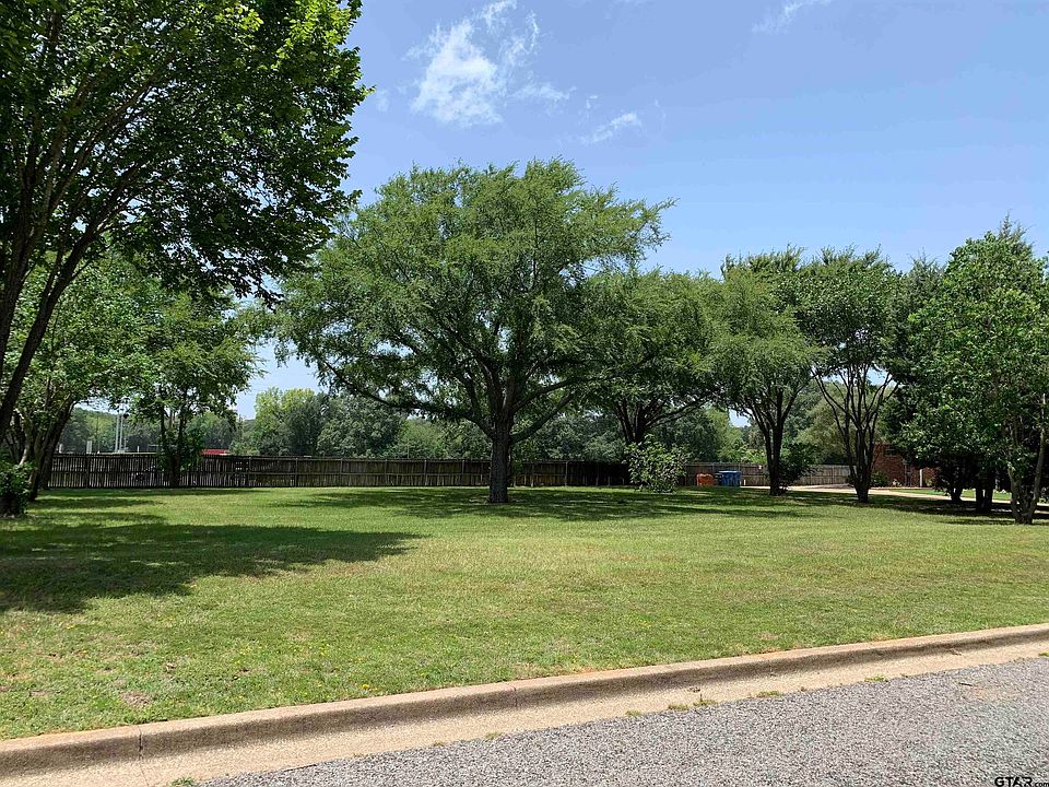 1st image of Van Winkle Cir